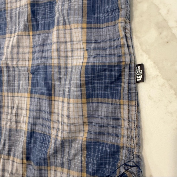 The North Face Short Sleeve Button Up Nylon Hiking Shirt Men’s Small Gray/Blue - Picture 3 of 7